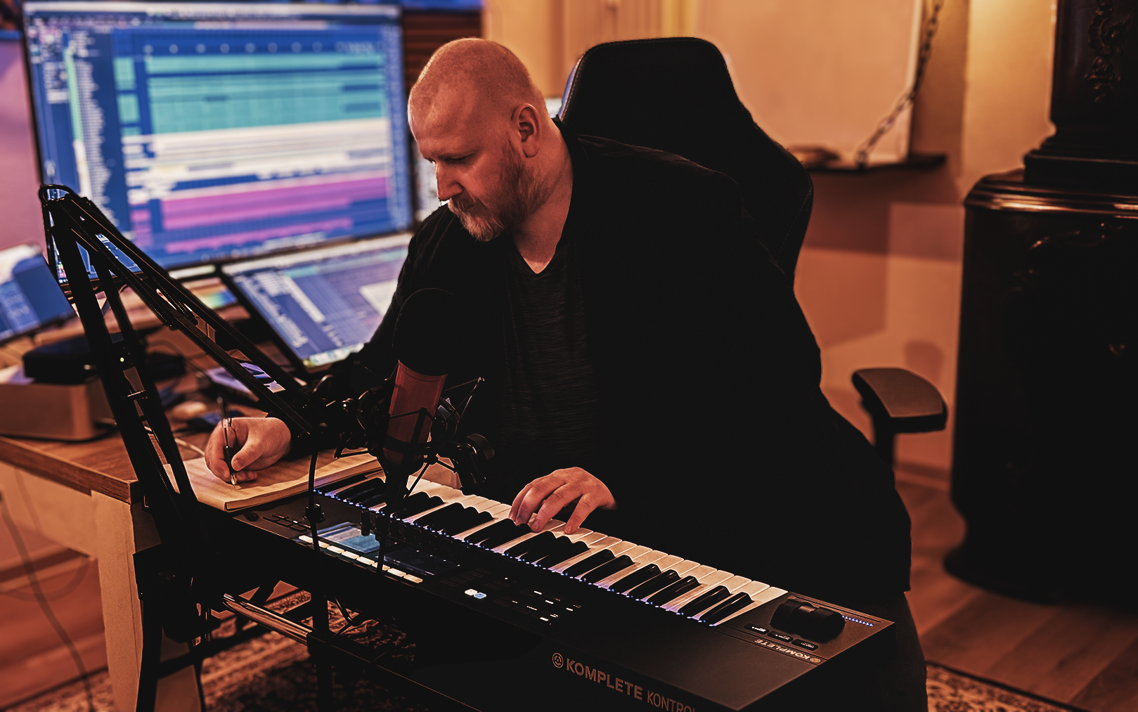 Florian Linckus working in the studio